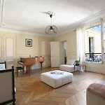Typical Haussmannien With Eiffel Tower View - Bm68 Apartment