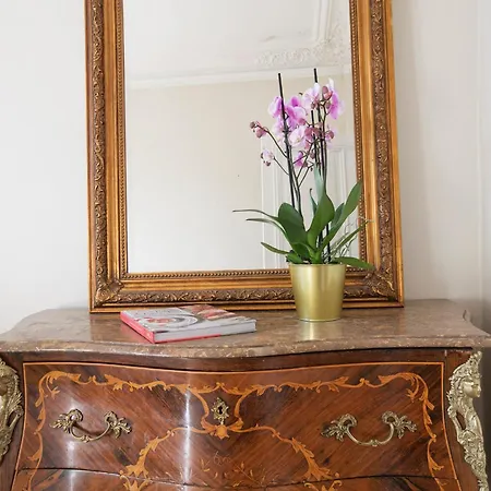 Typical Haussmannien With Eiffel Tower View - Bm68 아파트