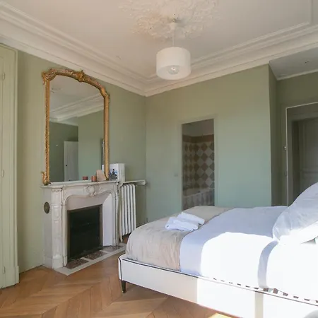 Typical Haussmannien With Eiffel Tower View - Bm68 Appartement Paris