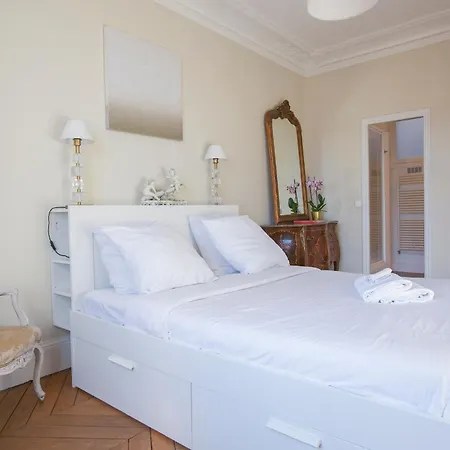 Typical Haussmannien With Eiffel Tower View - Bm68 Appartement Paris