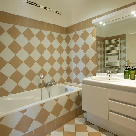 아파트 Typical Haussmannien With Eiffel Tower View - Bm68 파리