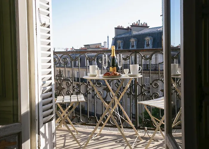 Typical Haussmannien With Eiffel Tower View - Bm68