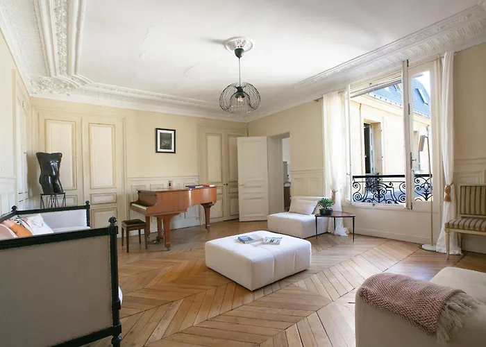 Typical Haussmannien With Eiffel Tower View - Bm68 Apartment