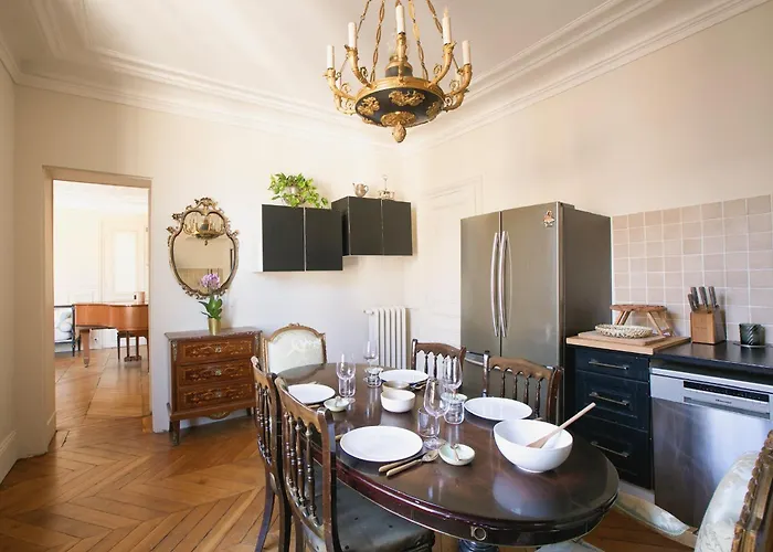 Typical Haussmannien With Eiffel Tower View - Bm68 Apartment *